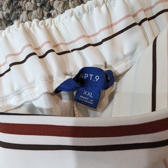 Crop Capri palooza pants super comfy slide on elastic wide leg like New - Picture 2 of 3